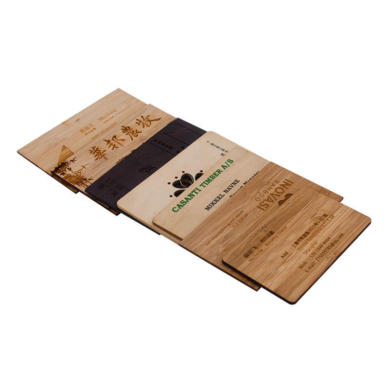 Carte de afaceri din lemn
